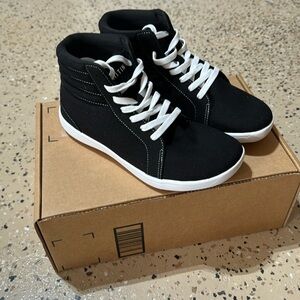 WHITIN Men’s Wide Sneaker (Size 7)